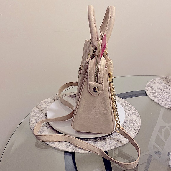 Betsey Johnson - Cream Satchel Bag with Bow Quilted Triple Entry - Picture 3 of 7